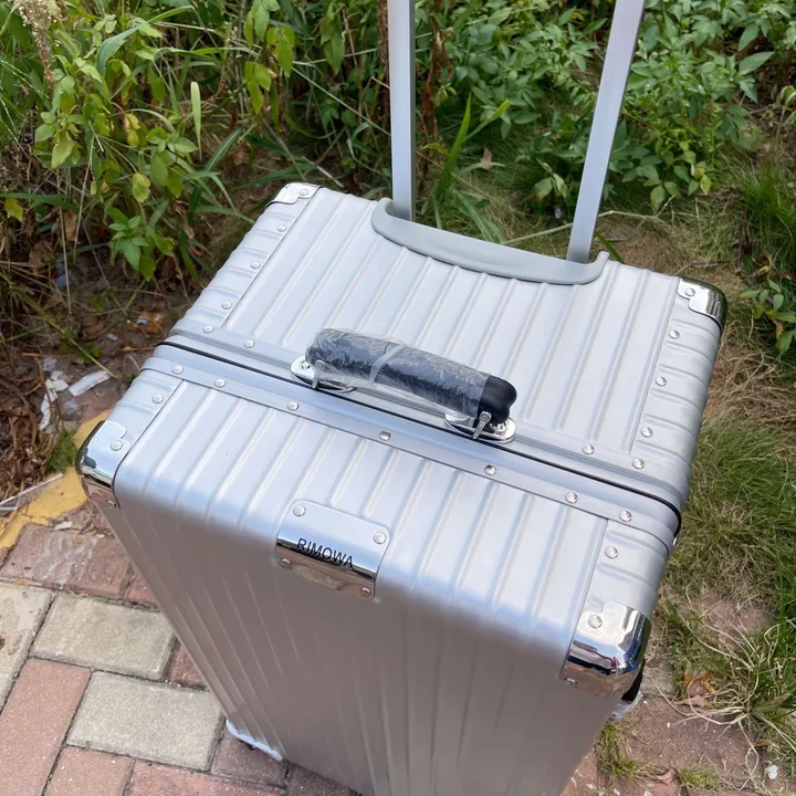 スーパーコピー リモワ スーツケース