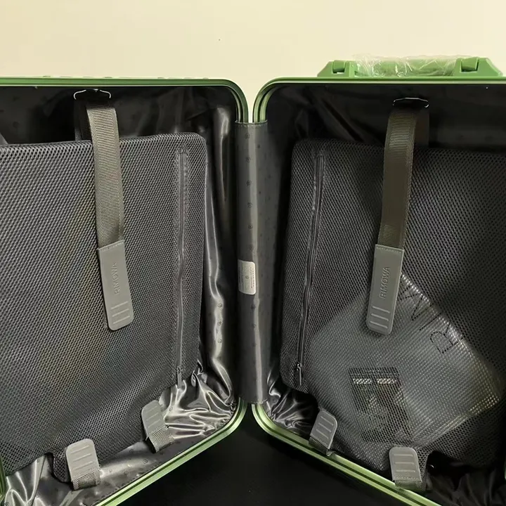 スーパーコピー リモワ スーツケース