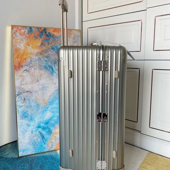 スーパーコピー リモワ スーツケース