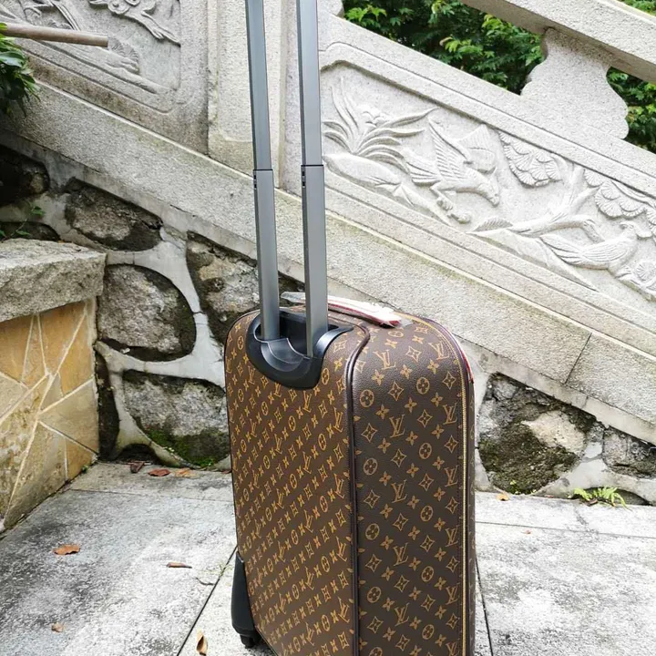 スーパーコピー ルイヴィトン スーツケース