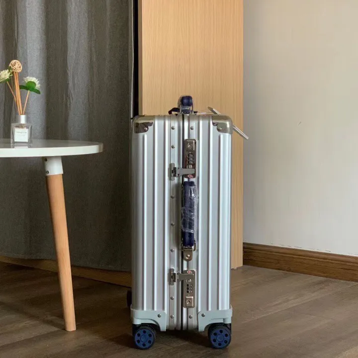 スーパーコピー リモワ スーツケース