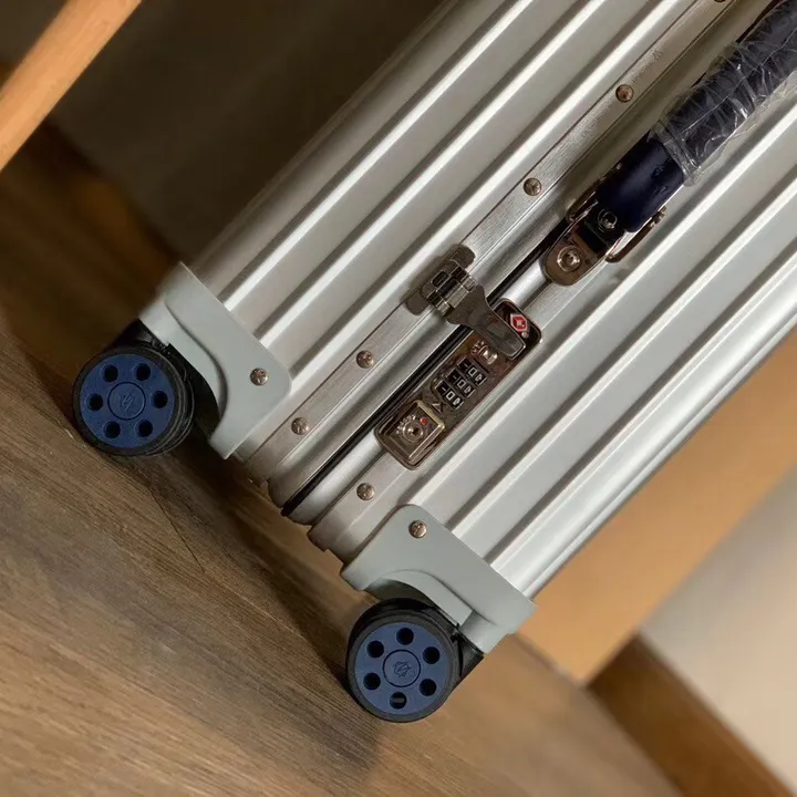スーパーコピー リモワ スーツケース