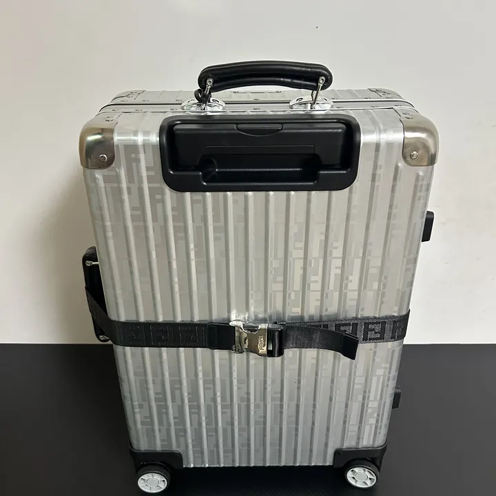 スーパーコピー ディオール スーツケース