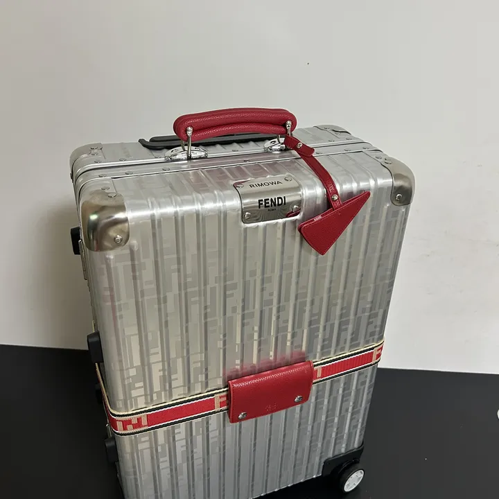 スーパーコピー ディオール スーツケース