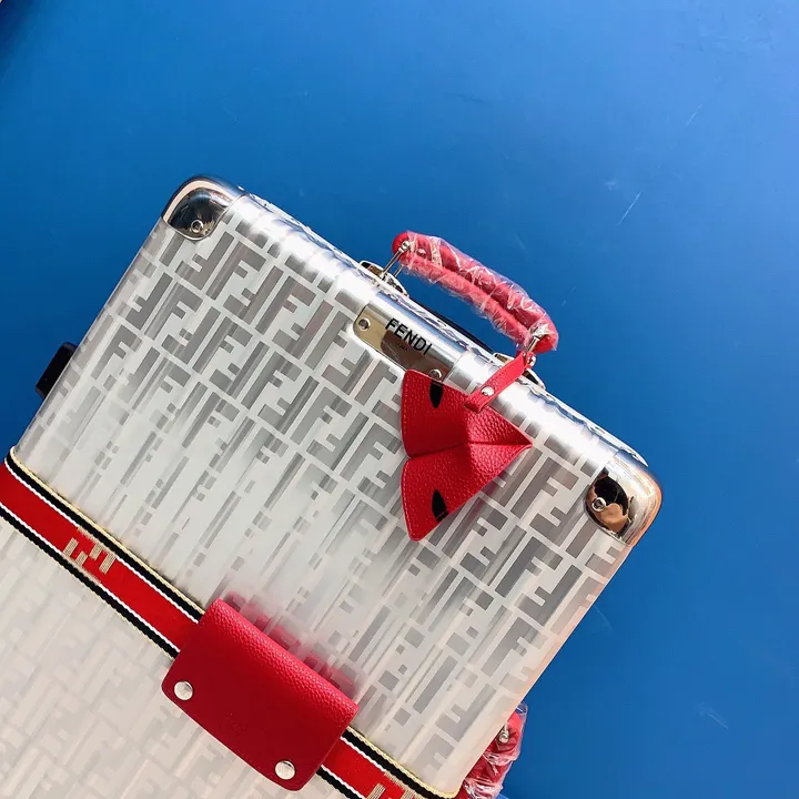 スーパーコピー フェンディ スーツケース