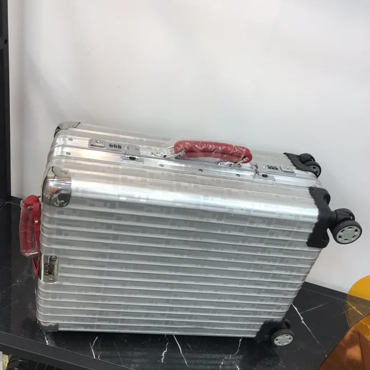 スーパーコピー ディオール スーツケース