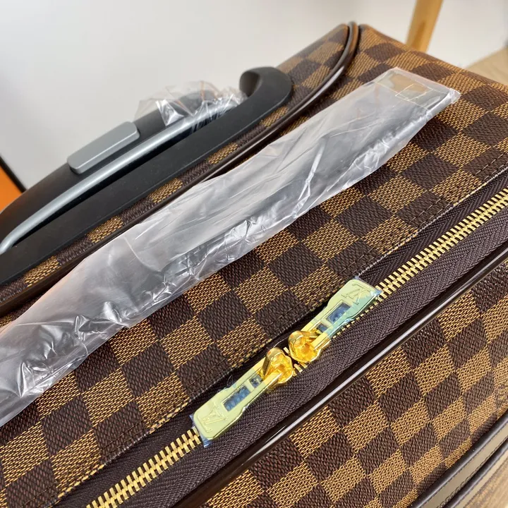 スーパーコピー ルイヴィトン スーツケース