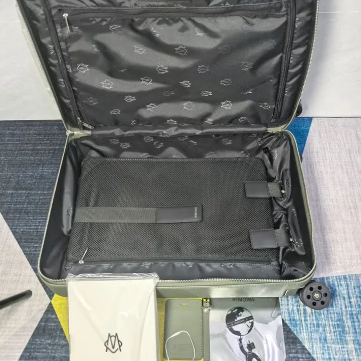 スーパーコピー リモワ スーツケース
