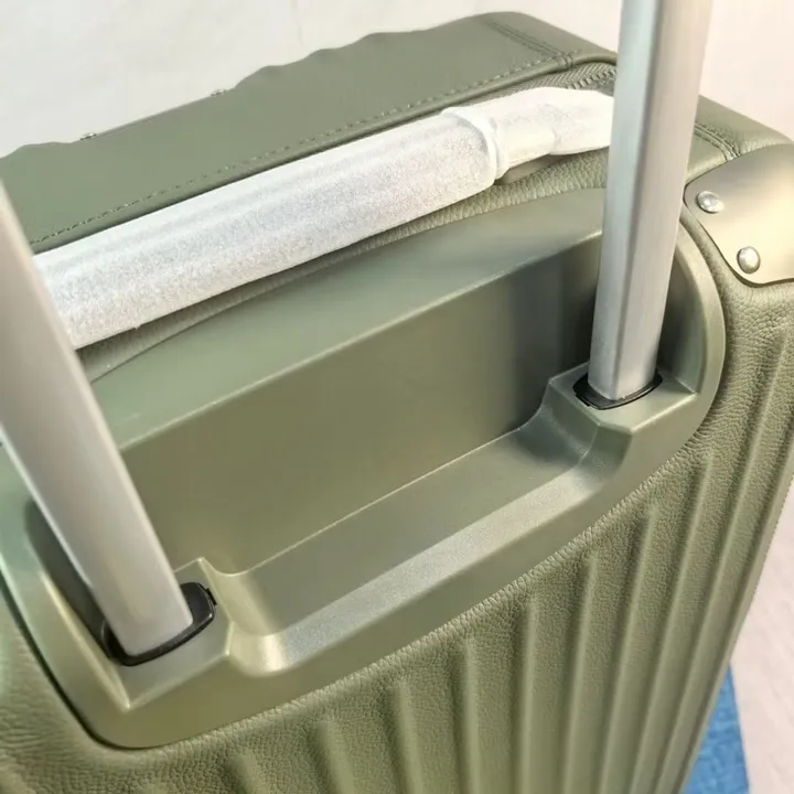 スーパーコピー リモワ スーツケース