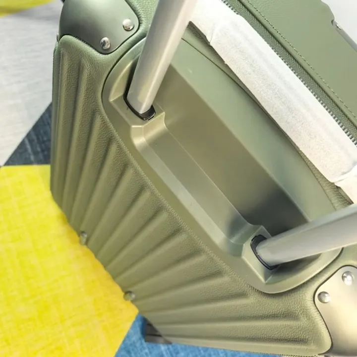 スーパーコピー リモワ スーツケース