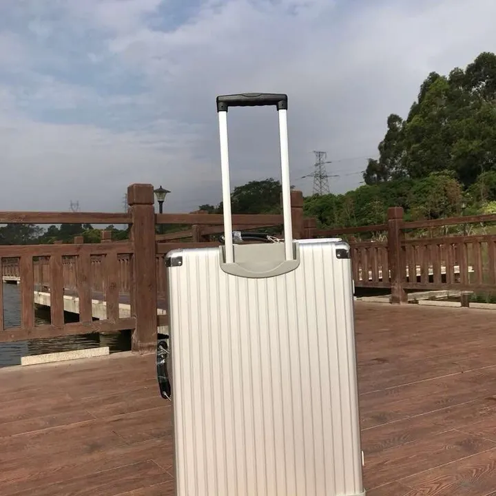 スーパーコピー リモワ スーツケース