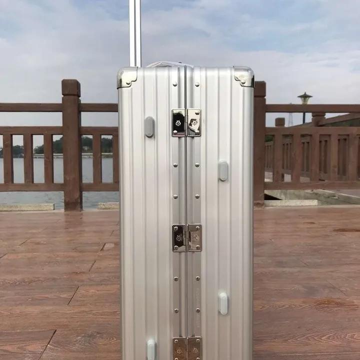 スーパーコピー リモワ スーツケース