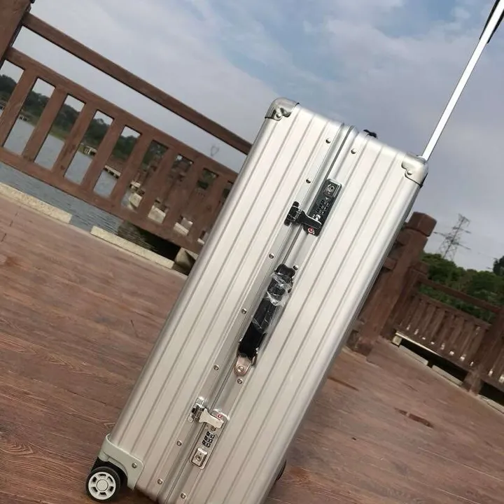 スーパーコピー リモワ スーツケース