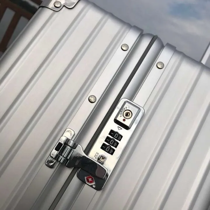 スーパーコピー リモワ スーツケース