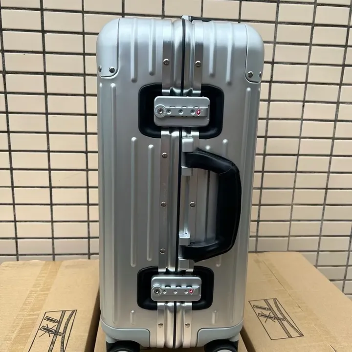 スーパーコピー リモワ スーツケース