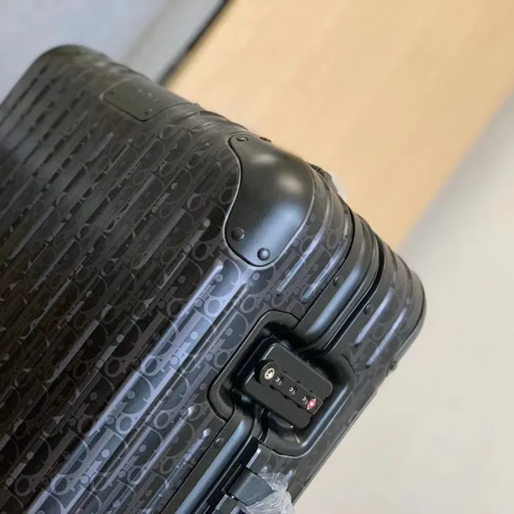 スーパーコピー リモワ スーツケース