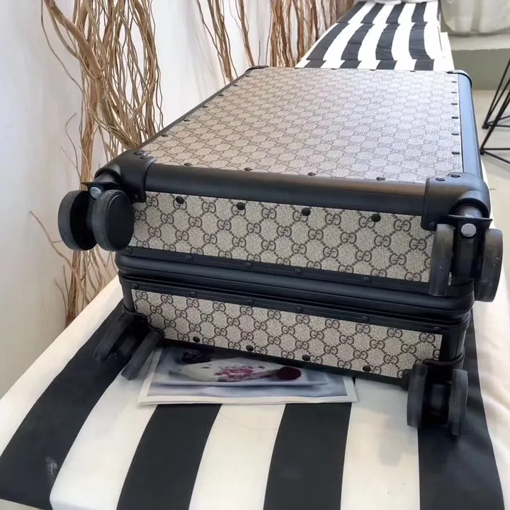 スーパーコピー グッチ スーツケース