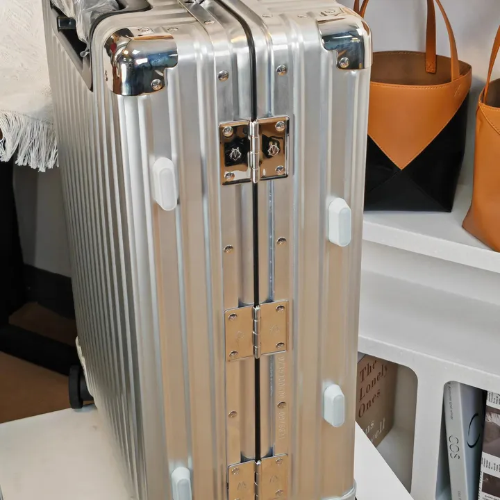 スーパーコピー リモワ スーツケース