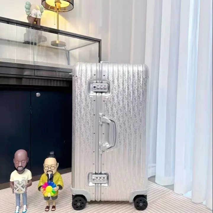 スーパーコピー ディオール スーツケース