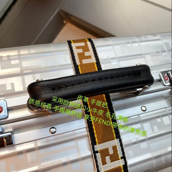 スーパーコピー フェンディ スーツケース