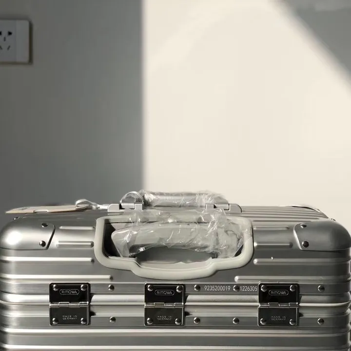 スーパーコピー リモワ スーツケース