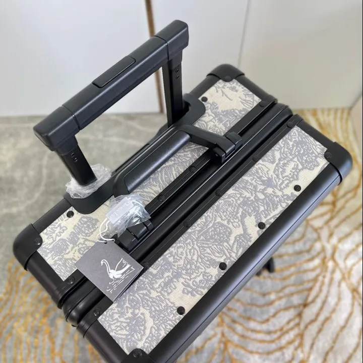 スーパーコピー ディオール スーツケース