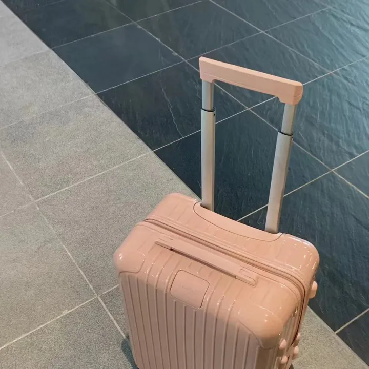 スーパーコピー リモワ スーツケース