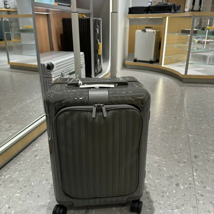 スーパーコピー リモワ スーツケース