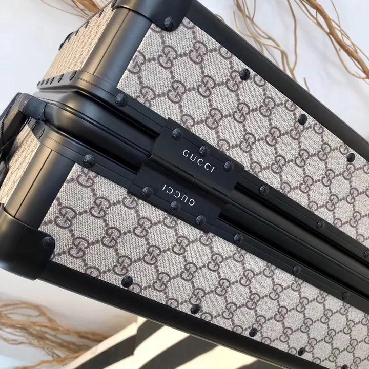 スーパーコピー グッチ スーツケース