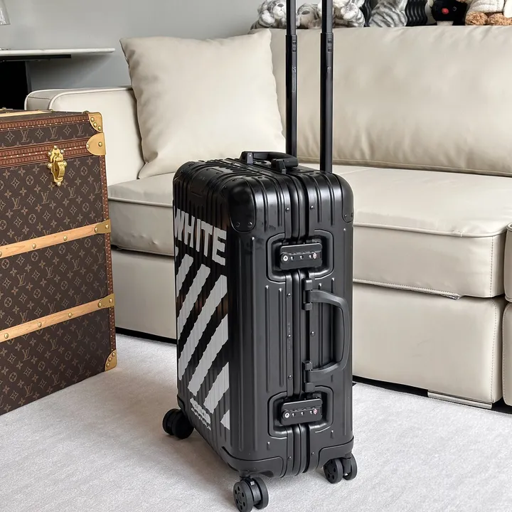 スーパーコピー リモワ スーツケース