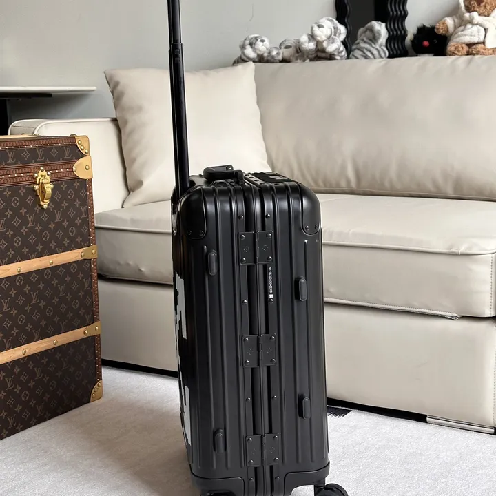 スーパーコピー リモワ スーツケース