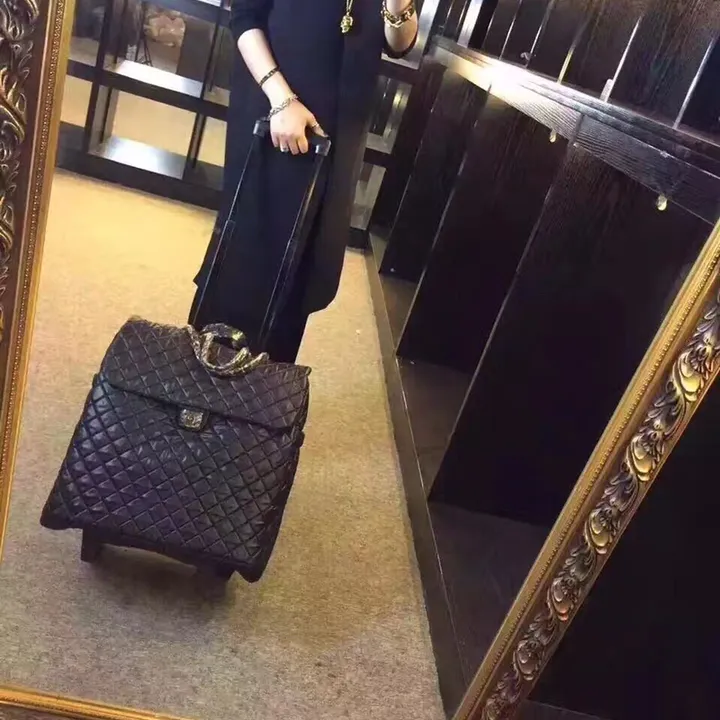 スーパーコピー シャネル スーツケース