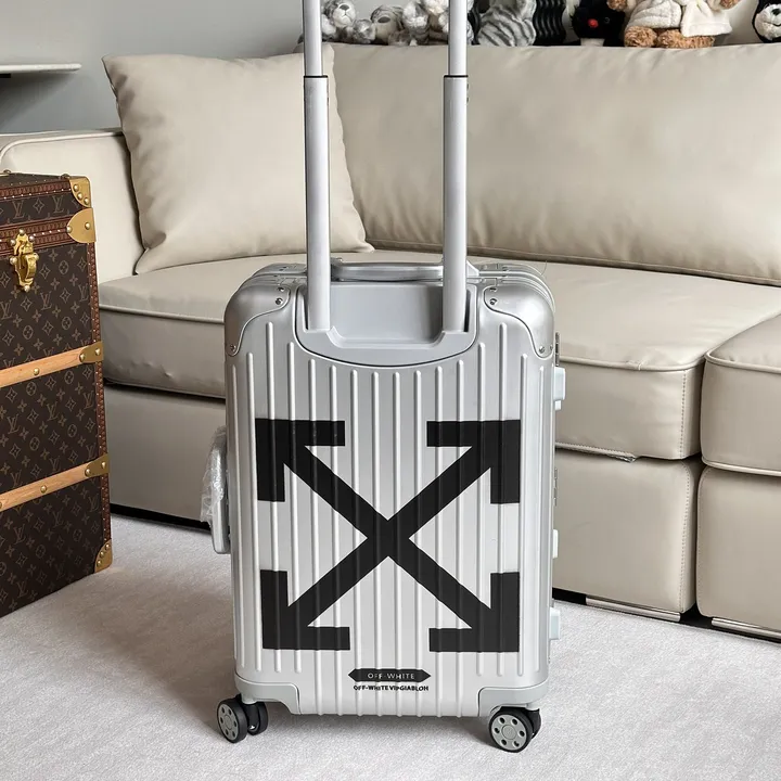 スーパーコピー リモワ スーツケース