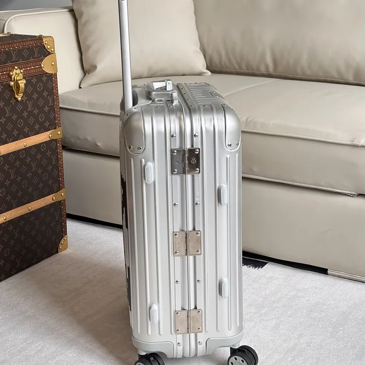スーパーコピー リモワ スーツケース
