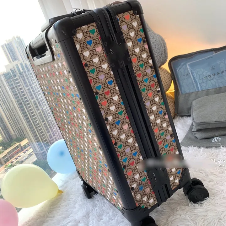 スーパーコピー グッチ スーツケース