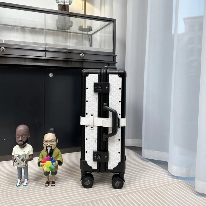 スーパーコピー フェンディ スーツケース