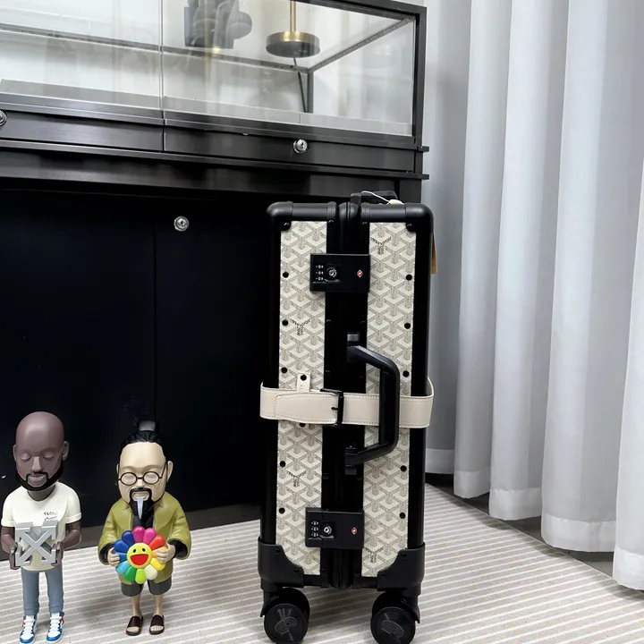 スーパーコピー フェンディ スーツケース