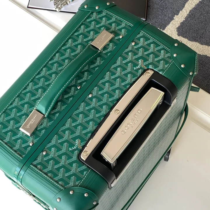 スーパーコピー フェンディ スーツケース