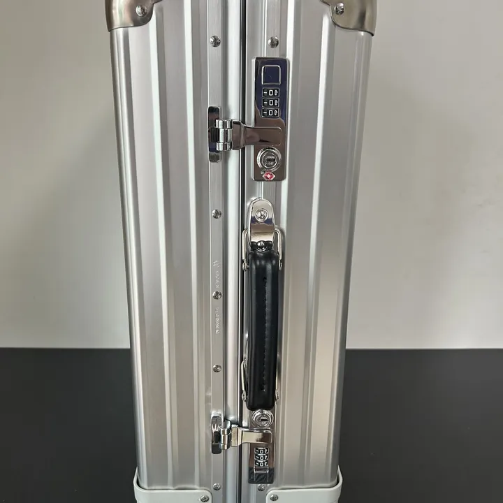 スーパーコピー フェンディ スーツケース