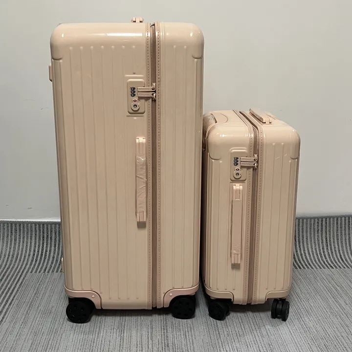 スーパーコピー リモワ スーツケース