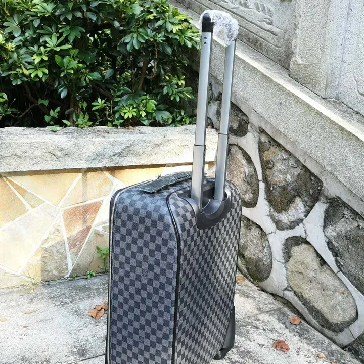 スーパーコピー ルイヴィトン スーツケース