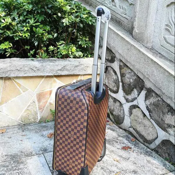 スーパーコピー ルイヴィトン スーツケース