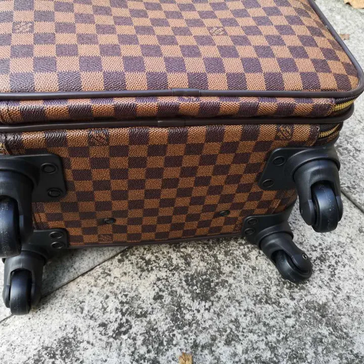 スーパーコピー ルイヴィトン スーツケース