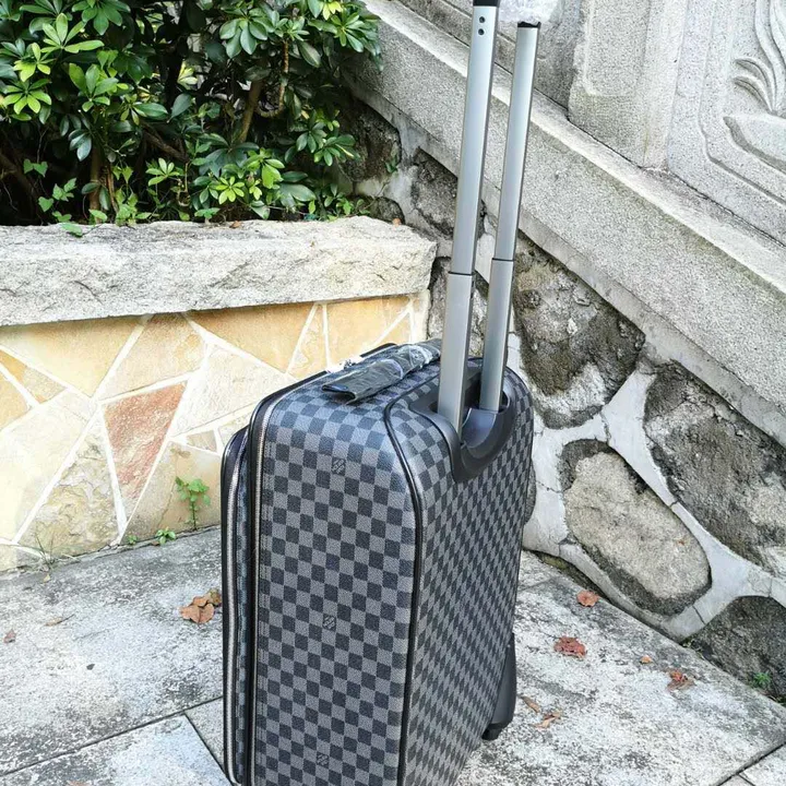 スーパーコピー ルイヴィトン スーツケース