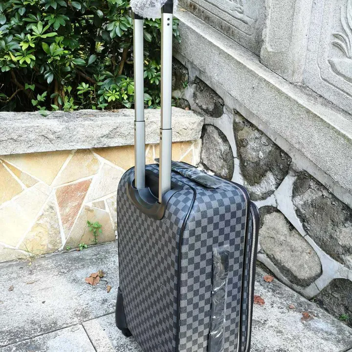 スーパーコピー ルイヴィトン スーツケース