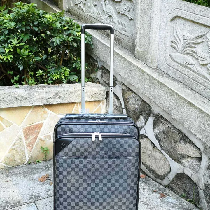スーパーコピー ルイヴィトン スーツケース