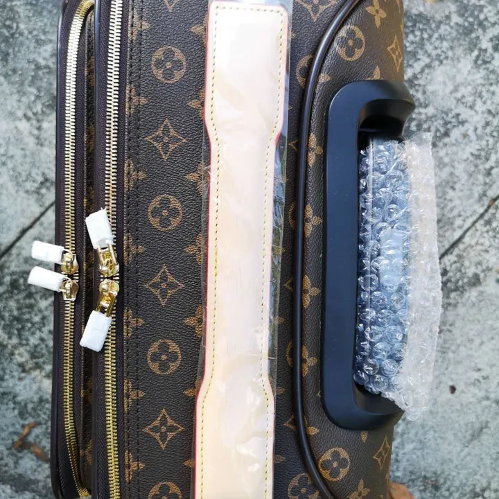 スーパーコピー ルイヴィトン スーツケース