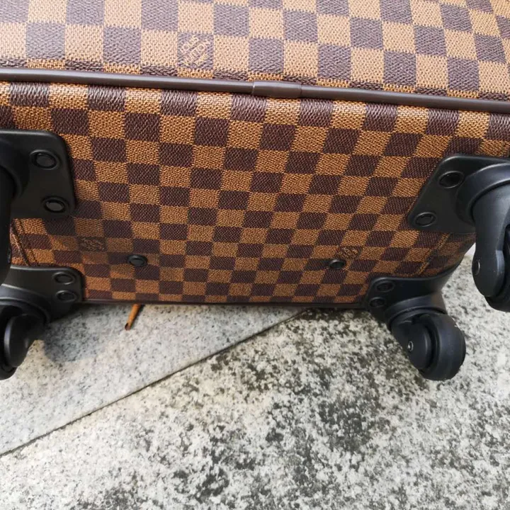 スーパーコピー ルイヴィトン スーツケース