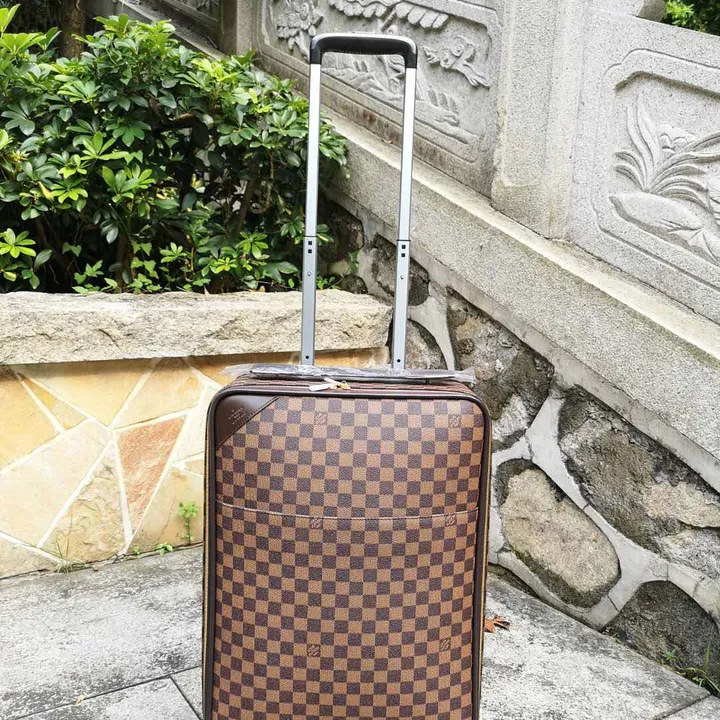 スーパーコピー ルイヴィトン スーツケース