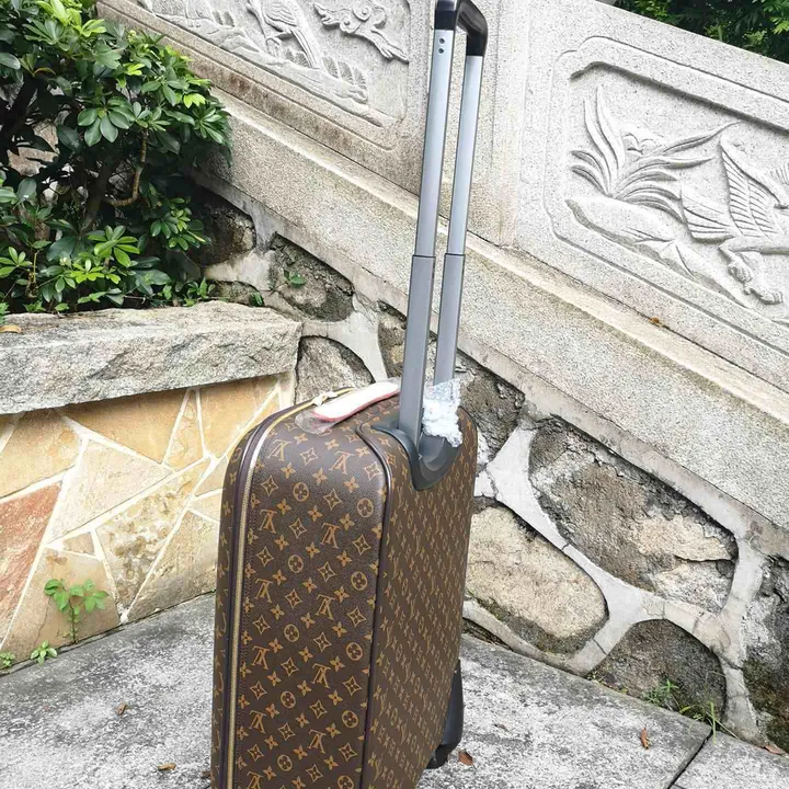スーパーコピー ルイヴィトン スーツケース